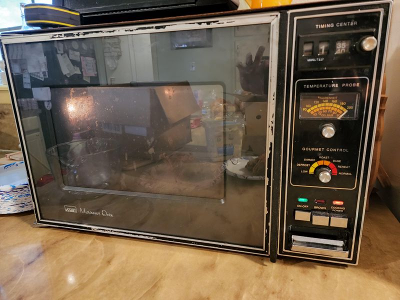 1. The Microwave Oven vs. Smart Kitchen Appliances