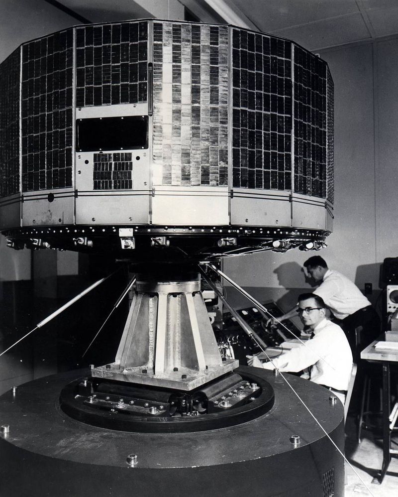 1960 The First Photographic Weather Satellite TIROS-1 Launched