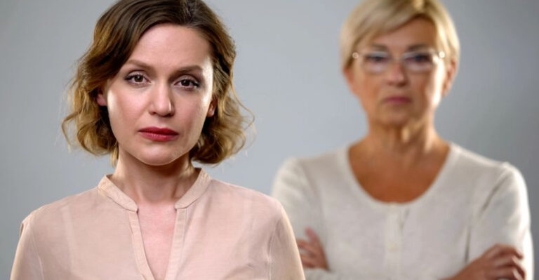 20 Unrealistic Expectations Parents Should Let Go of When It Comes to Their Grown Children