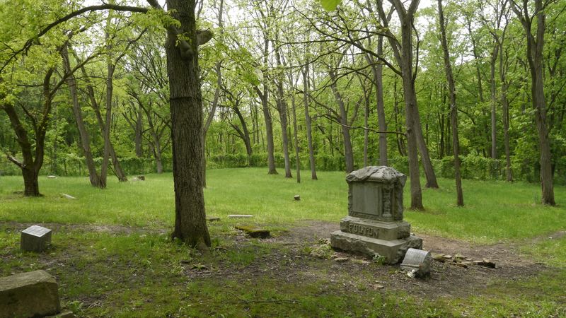 Bachelor's Grove Cemetery