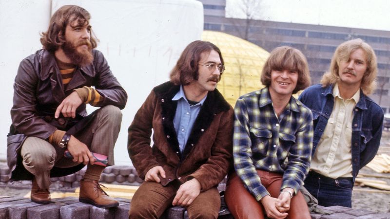 Fortunate Son – Creedence Clearwater Revival (1969)