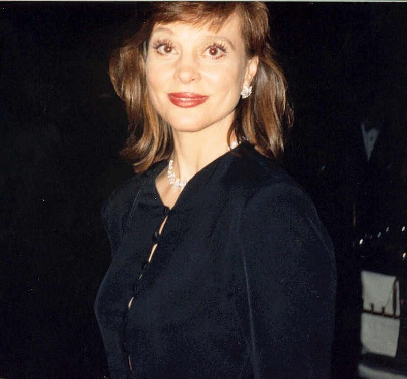 Leigh Taylor-Young (1945)