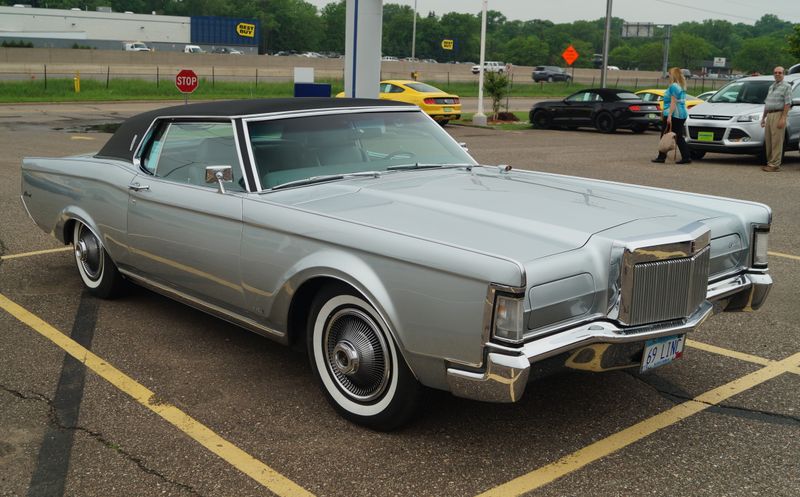 Lincoln Continental Mark III