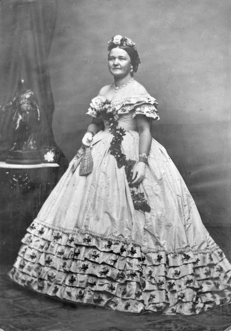 Mary Todd Lincoln's 1861 Gown