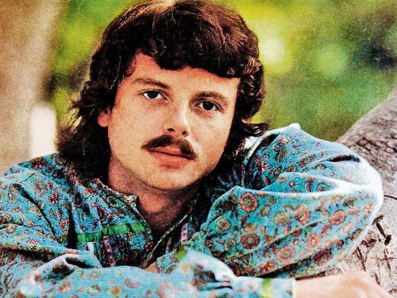 San Francisco (Be Sure to Wear Flowers in Your Hair) – Scott McKenzie (1967)