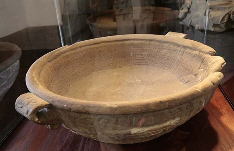 The Fuente Magna Bowl (Bolivia, ~2000 BCE)