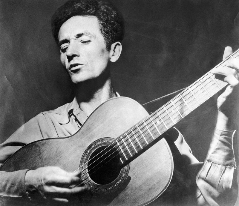 This Land Is Your Land – Woody Guthrie (1940)