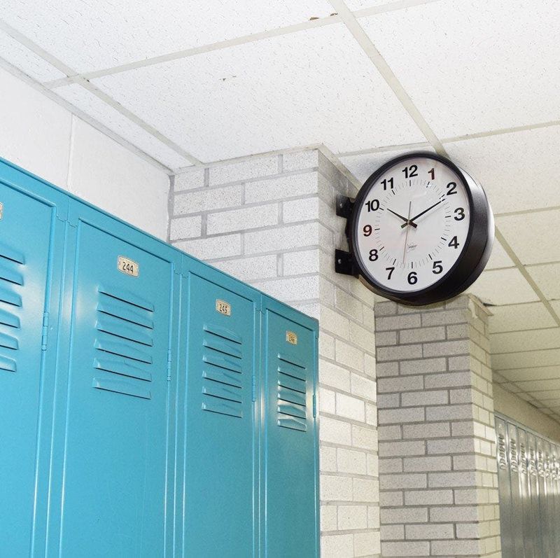 Analog Clocks in Classrooms