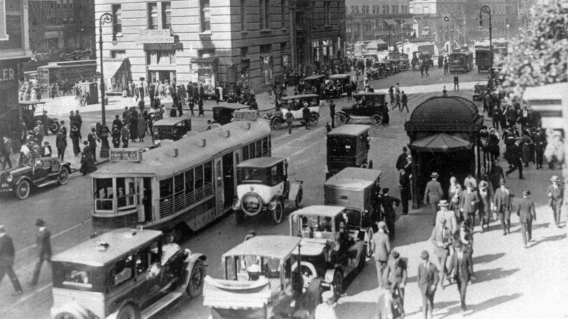 1. Bustling Streets of 1920s New York