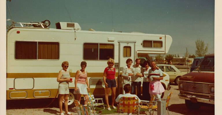 15 Ways We Had Fun in the ’70s Without Cell Phones—And Loved Every Minute