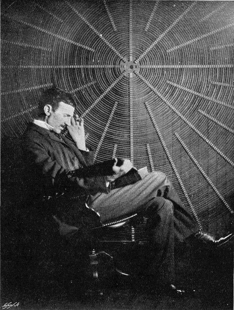 1893 – Tesla’s Radio Breakthrough