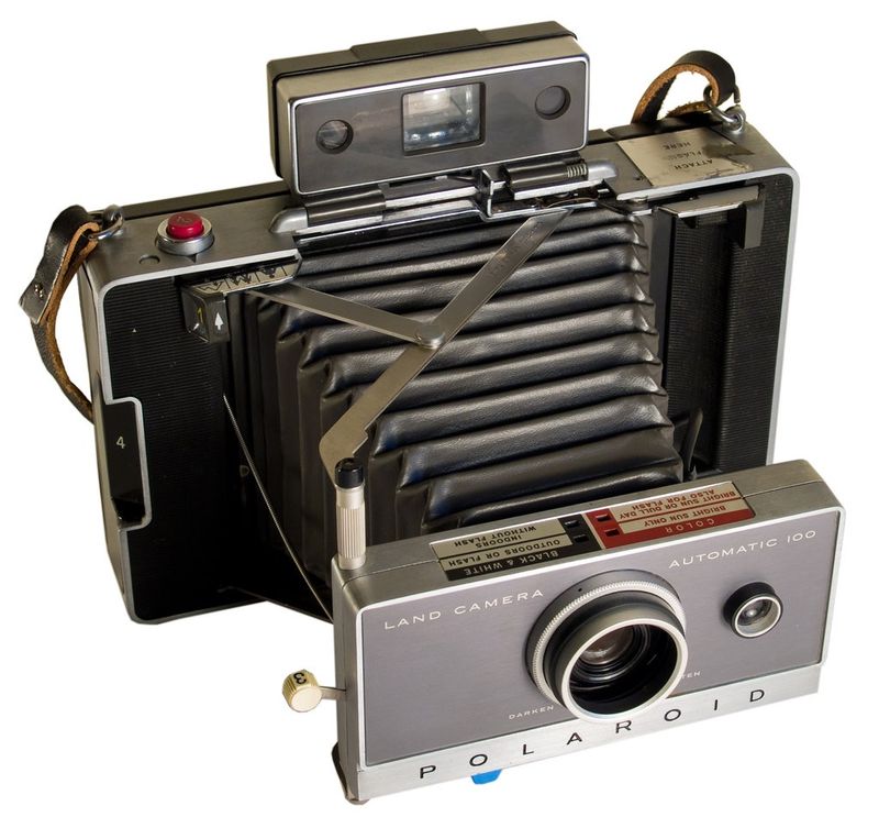 1947 – Edwin Land Demonstrates the Instant Camera