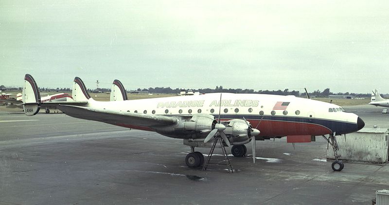 1964 Paradise Airlines Flight 901A crashes near Lake Tahoe, Nevada