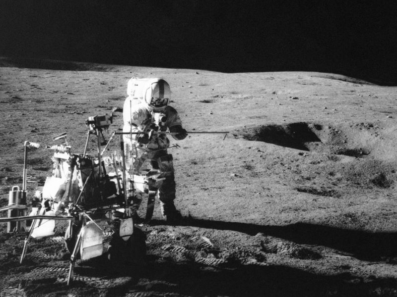 1971 Astronaut Alan Shepard Hits Golf Balls on the Moon (Apollo 14)