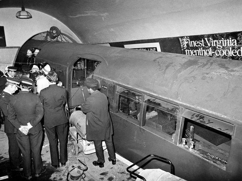 1975 – Moorgate Tube Crash in London Kills 43 People