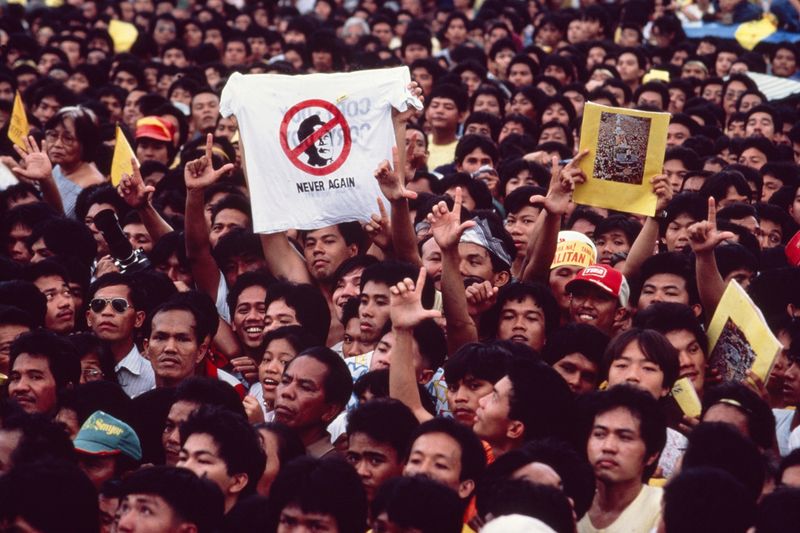 1986 – People Power Revolution in the Philippines