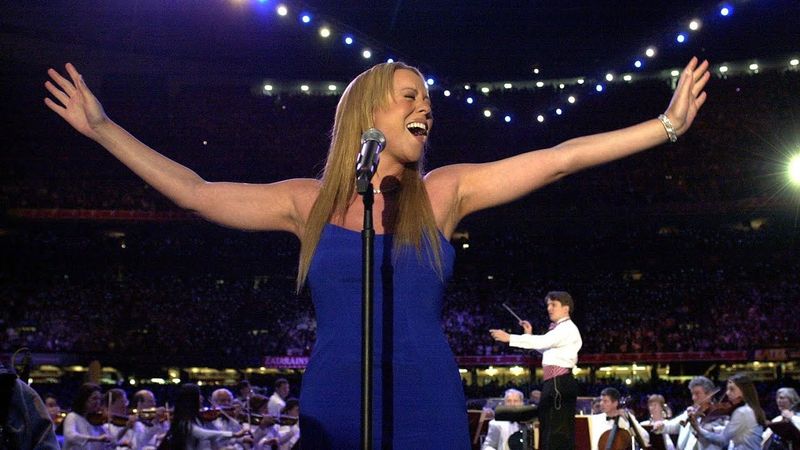 2002 (Super Bowl XXXVI) – Mariah Carey