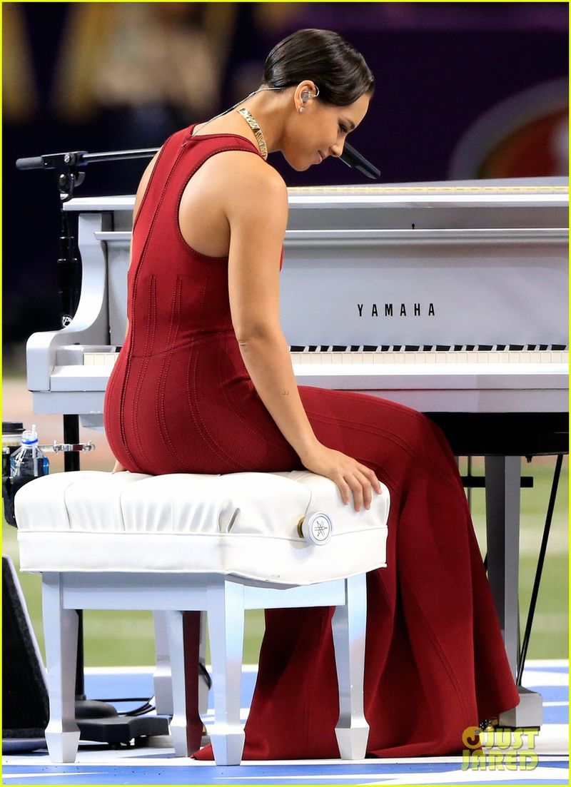 2013 (Super Bowl XLVII) – Alicia Keys