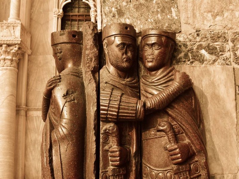 293 – Beginning of the Tetrarchy
