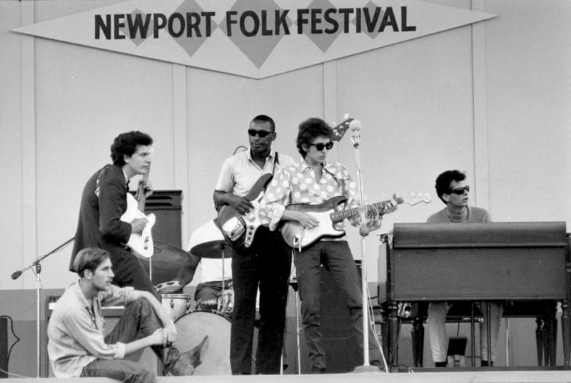 Bob Dylan Goes Electric at Newport Folk Festival (1965)