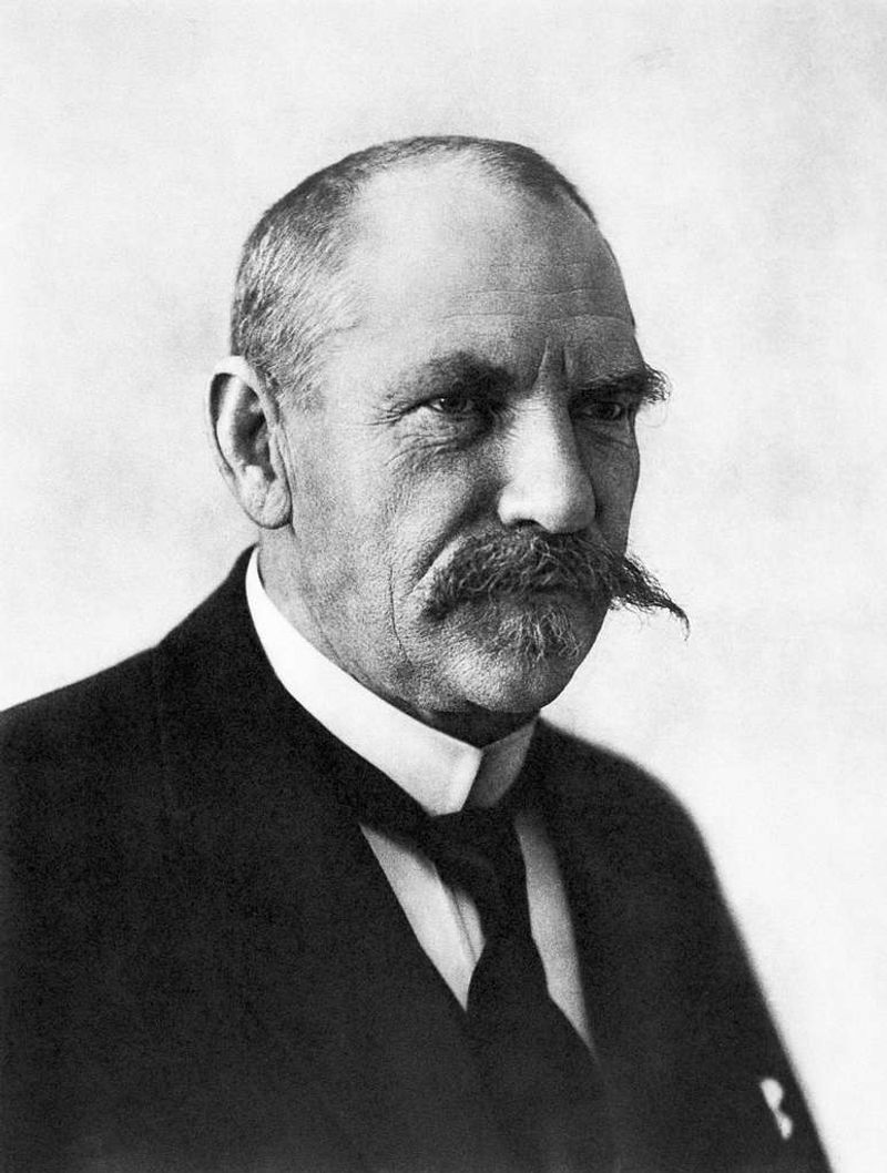 Finnish Uprising Quelled: Svinhufvud’s Radio Speech Ends Rebellion