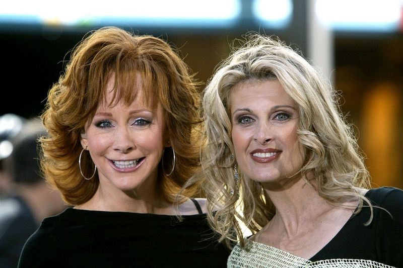 Does He Love You – Reba McEntire & Linda Davis