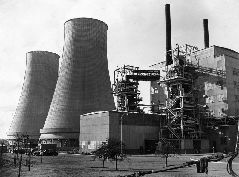 Early Nuclear Reactor Designs (1940s-1960s)