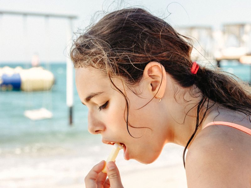 Eating Before Swimming Causes Cramps