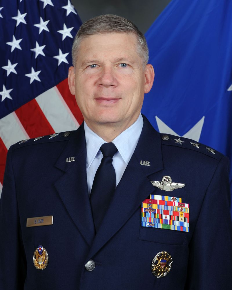 Robert Elder