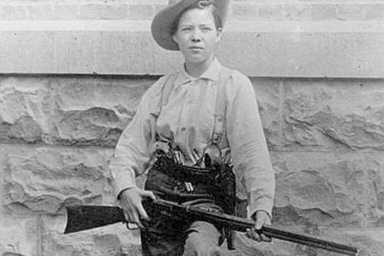 Wanted Dead or Alive: 25 Most Notorious Outlaws of the Wild West - Back ...