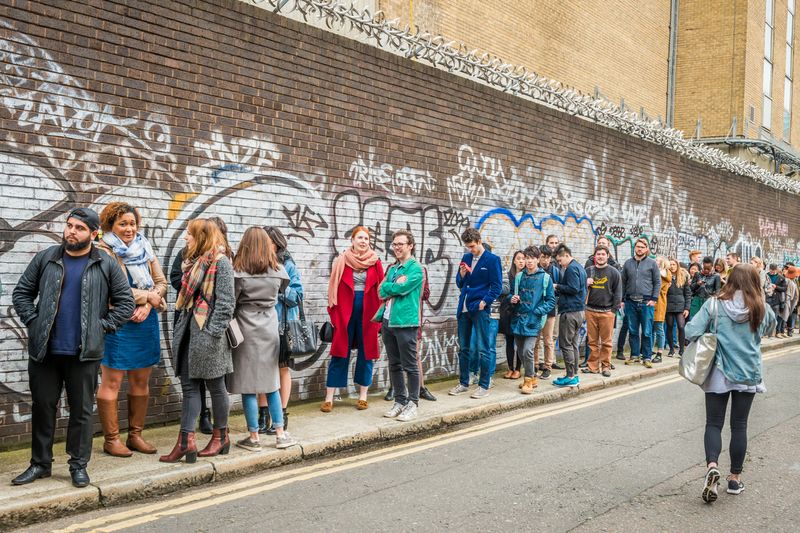 Forming and Respecting Lines (Queuing)