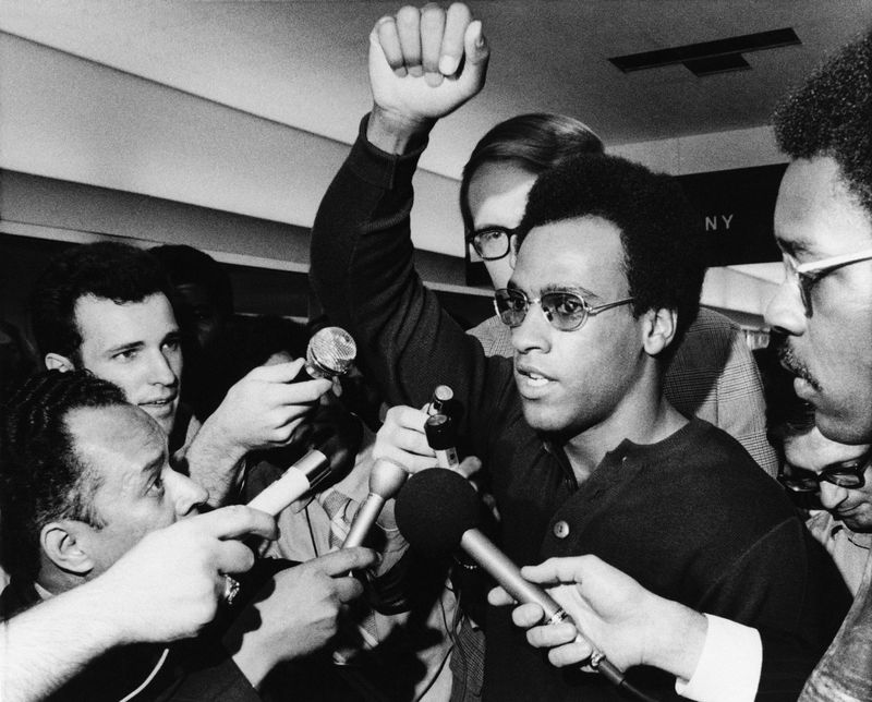 Huey P. Newton (1942)