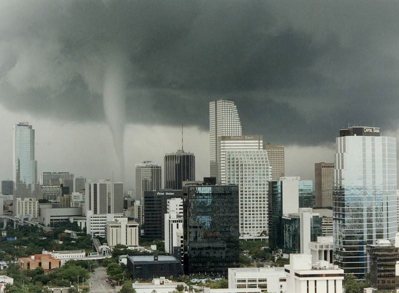 Hurricanes and Tornadoes Avoid Big Cities