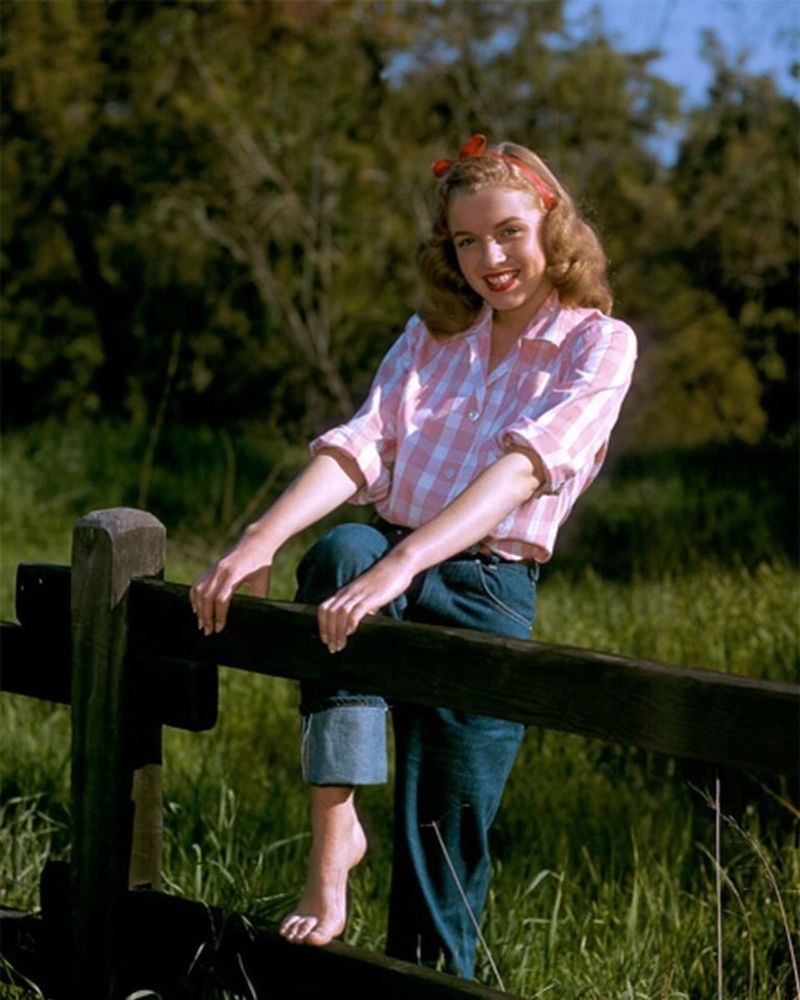 Marilyn Monroe as Norma Jeane Dougherty
