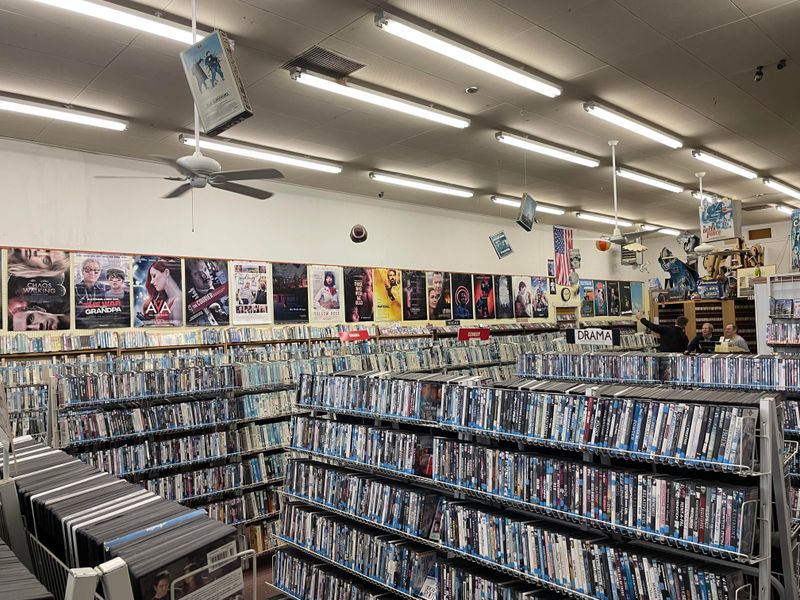 Movie Rental Stores That Weren't Blockbuster