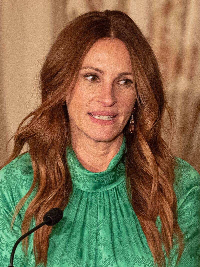 Julia Roberts (1967– )