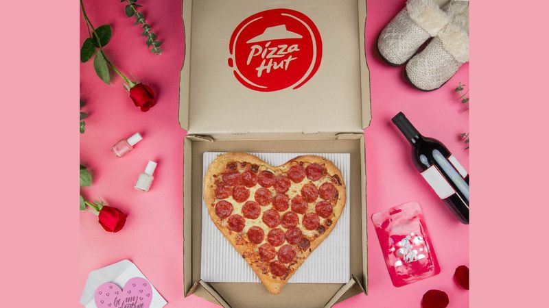 Pizza Hut – “Heart-Shaped Pizza Gone Wrong” (2010s)