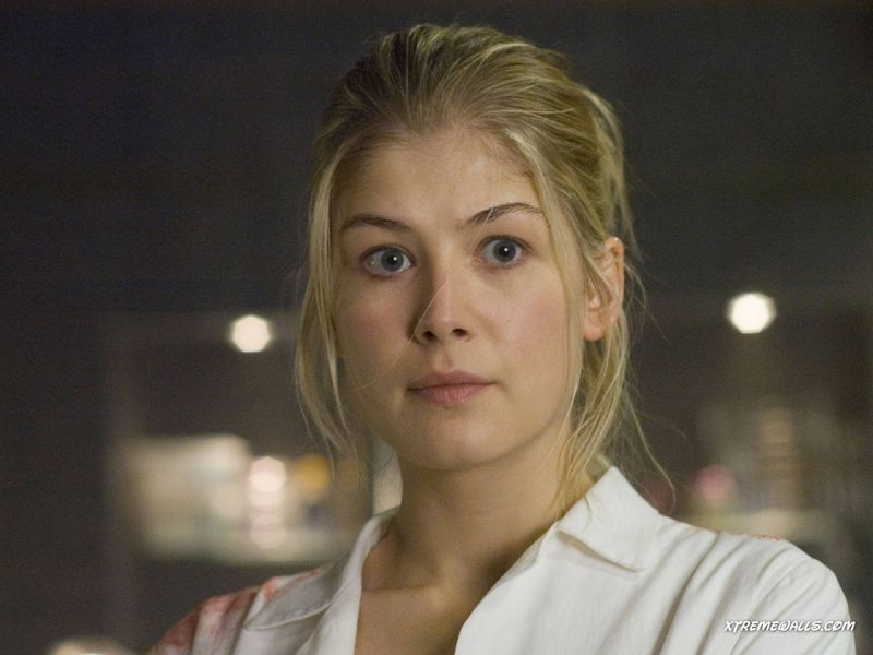 Rosamund Pike (1979)