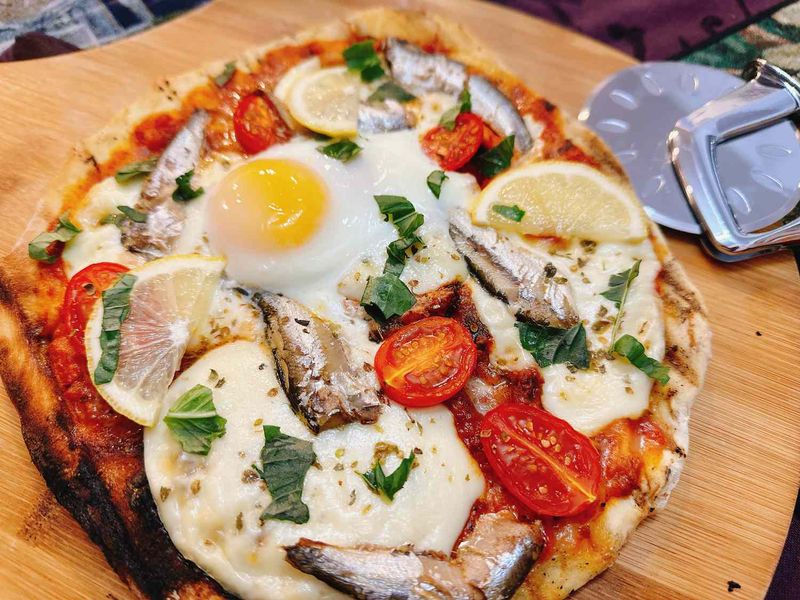 Sardine Pizza