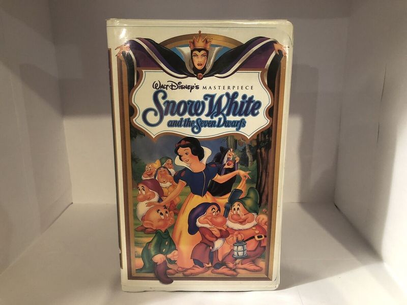 Snow White and the Seven Dwarfs (Black Diamond Edition)