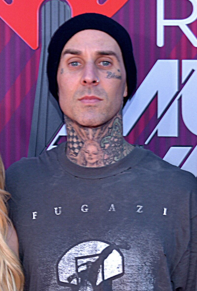 Travis Barker (Blink-182, +44)