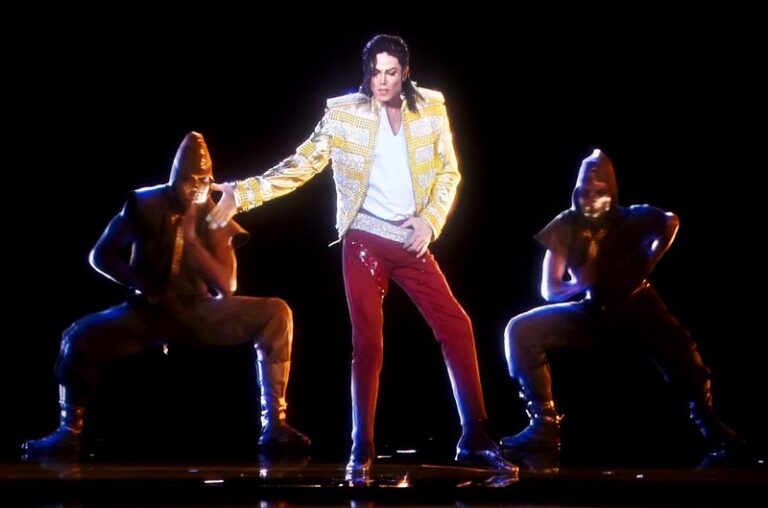 35 Unforgettable Stories From Michael Jackson s Life And Career Back 