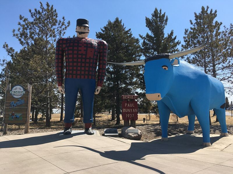 The Paul Bunyan and Babe Statues