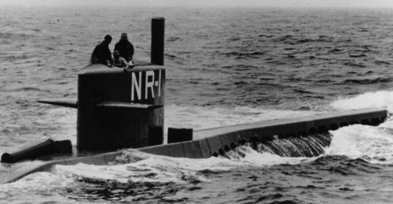 10 Chilling Facts About the U.S. Submarine That Secretly Haunted Russia