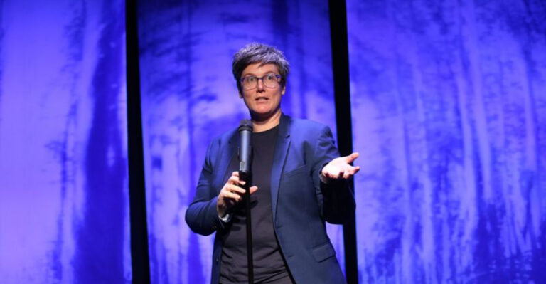 19 Hilarious and Thought-Provoking Jokes from Hannah Gadsby
