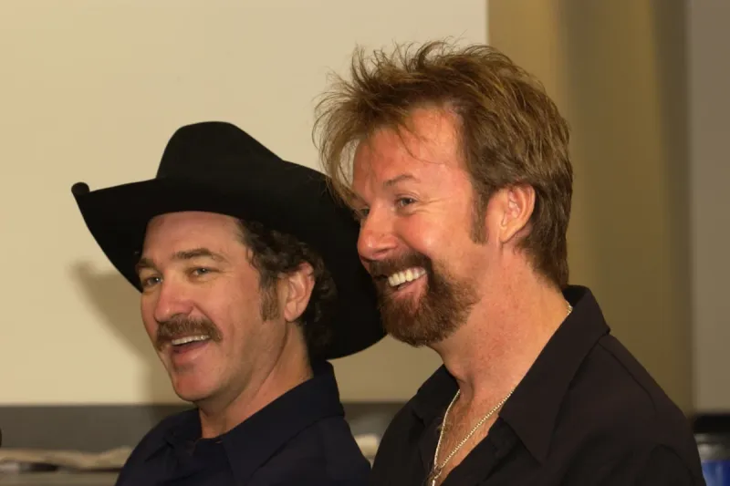 Beer Thirty – Brooks & Dunn (1999)