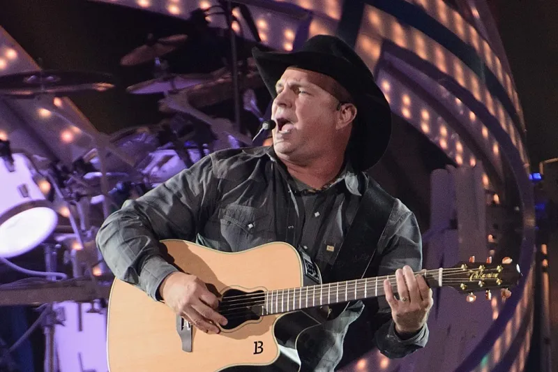 Unanswered Prayers – Garth Brooks