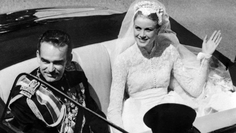 Grace Kelly & Prince Rainier III – Their 1956 fairytale union captured the world’s imagination.