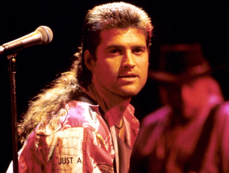 Achy Breaky Heart – Billy Ray Cyrus (1992)