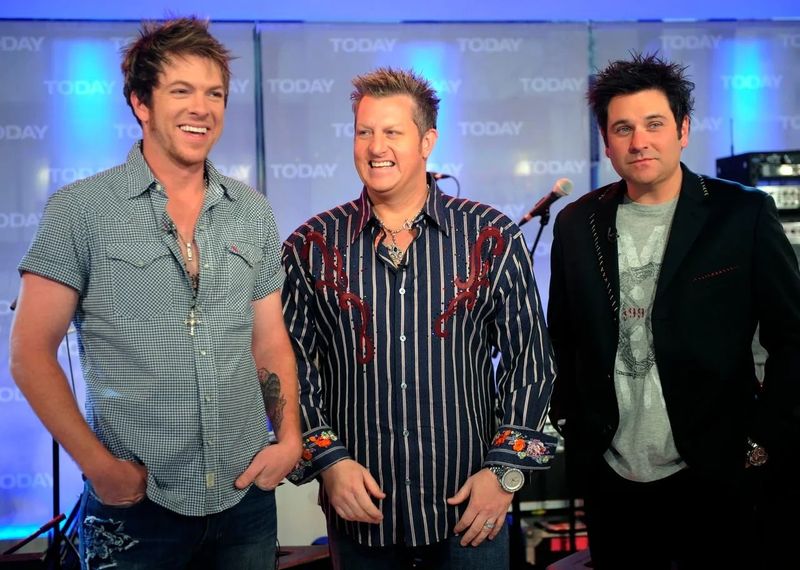 What Hurts the Most – Rascal Flatts (2006)